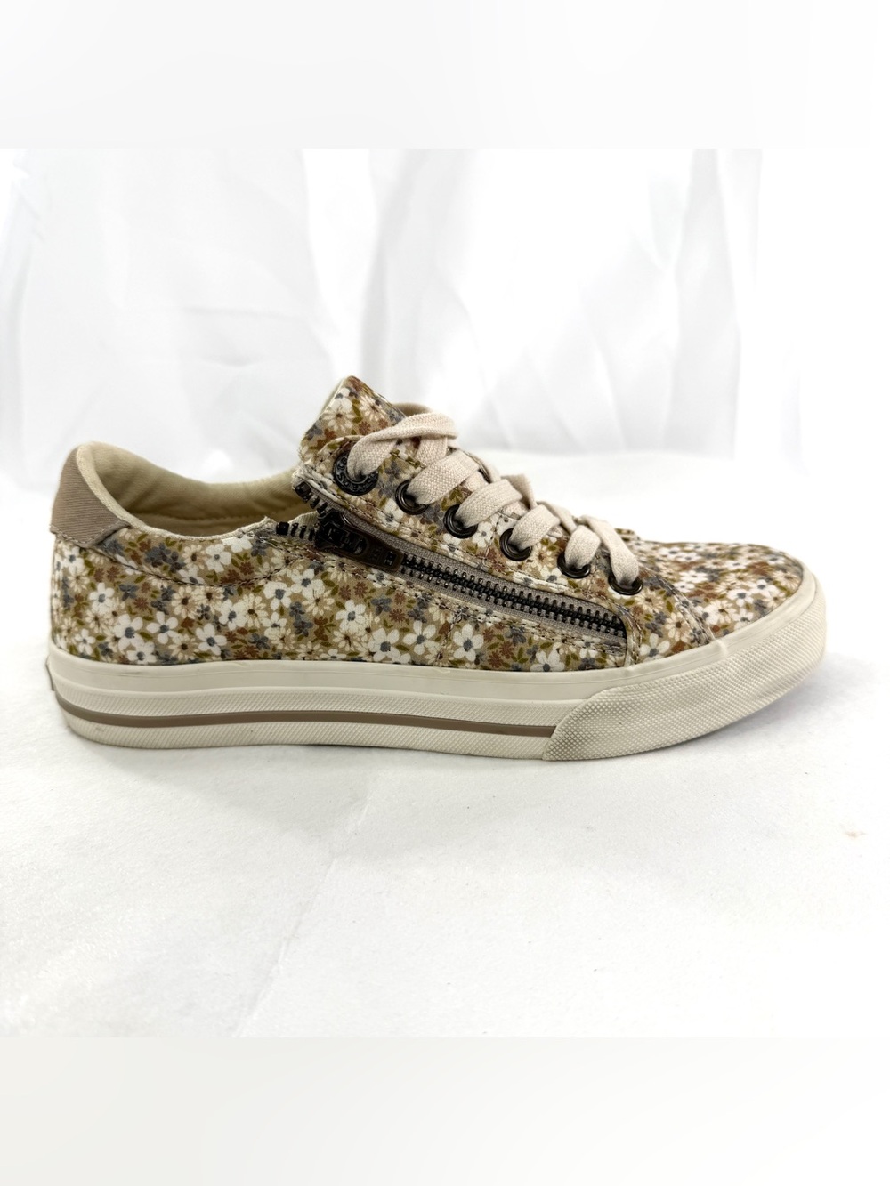 Taos Z Soul Women Size 6 Tan Blue Floral Canvas Fashion Lace Up Side Zip Sneaker